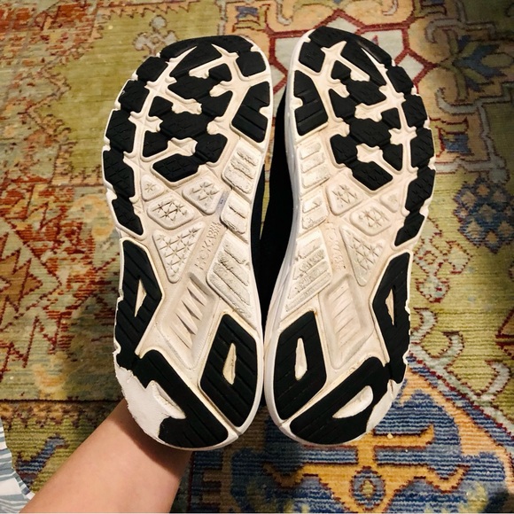 MEN'S HOKA ARAHI 7 RUNNING SHOES - Picture 8 of 9